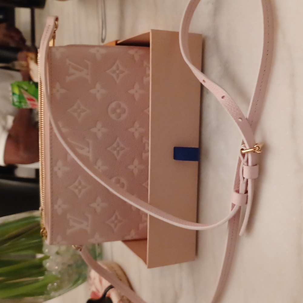 Beautiful pouchette limited edition